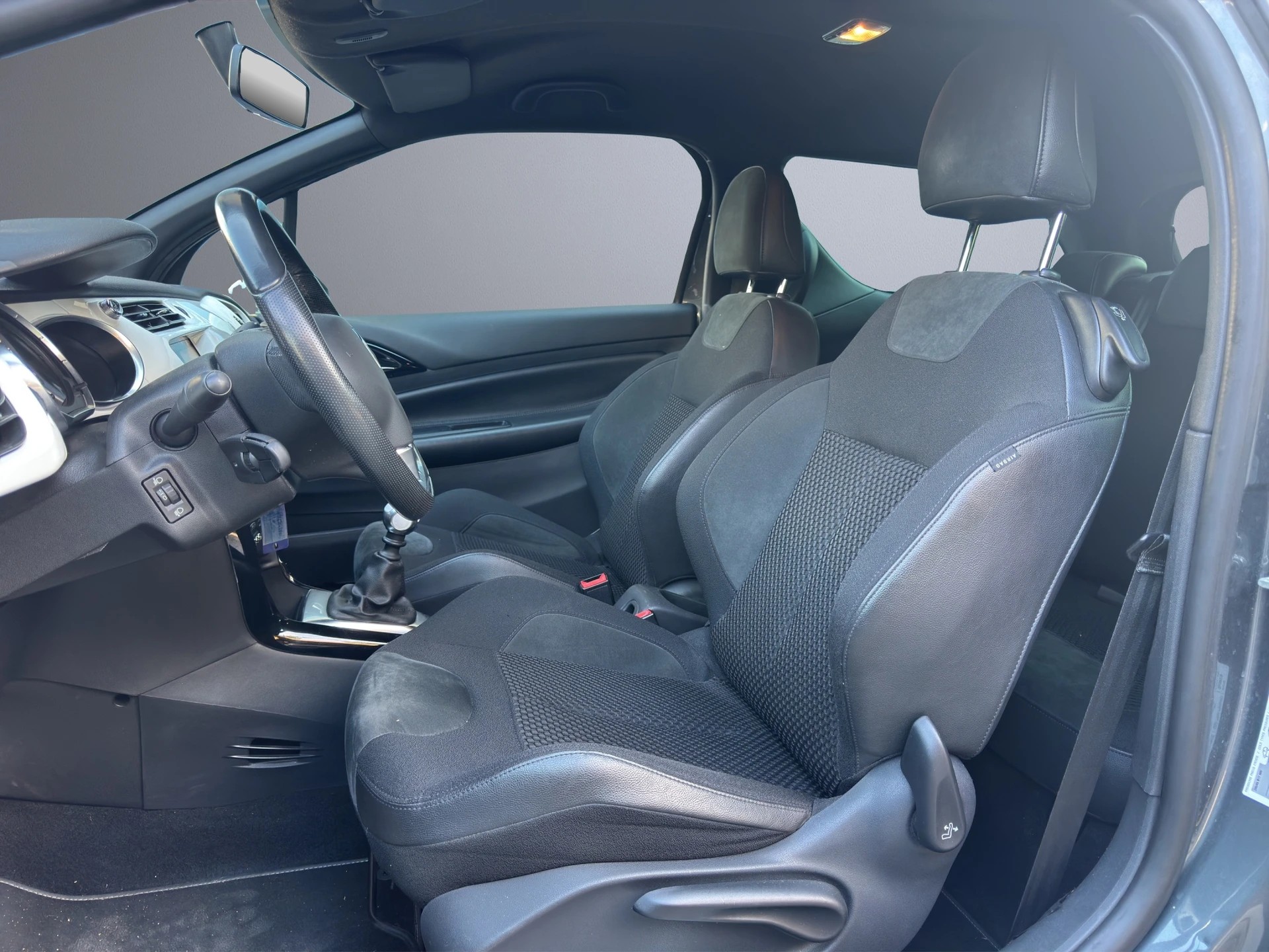 DS AUTOMOBILES DS3 1.6 Sport Edition-image-9