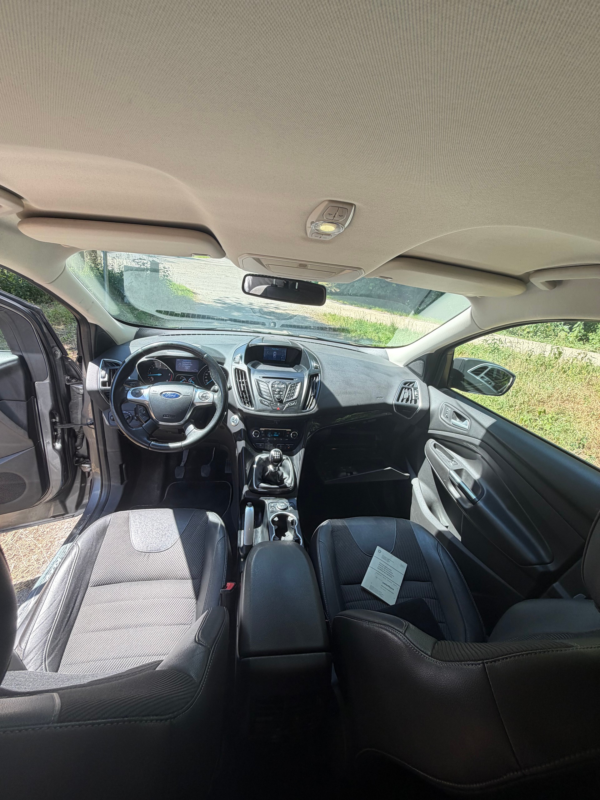 FORD Kuga 2.0 TDCi Carving 4WD-image-11