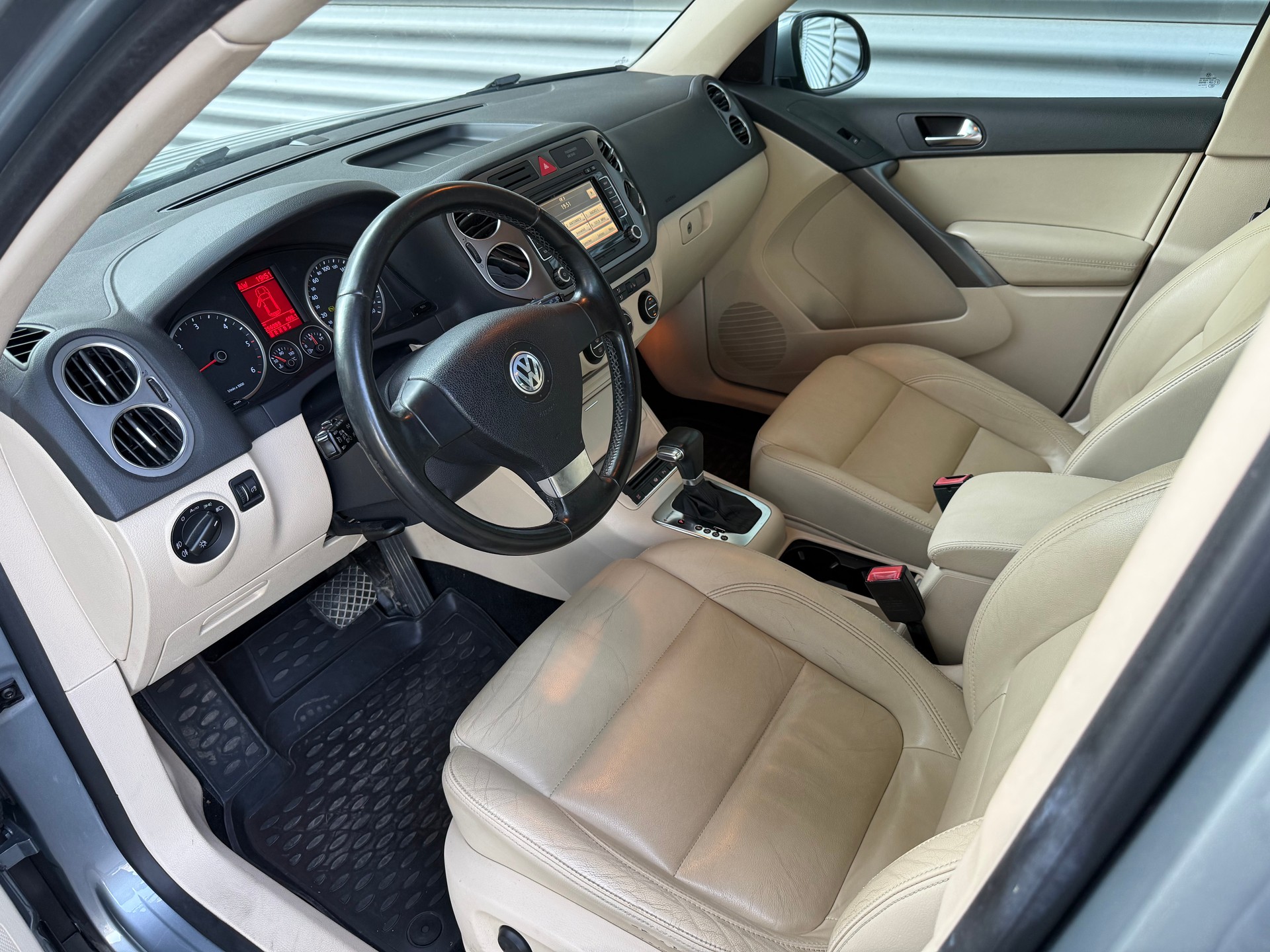 VW Tiguan 2.0 TDI Sport&Style Tiptronic-image-5