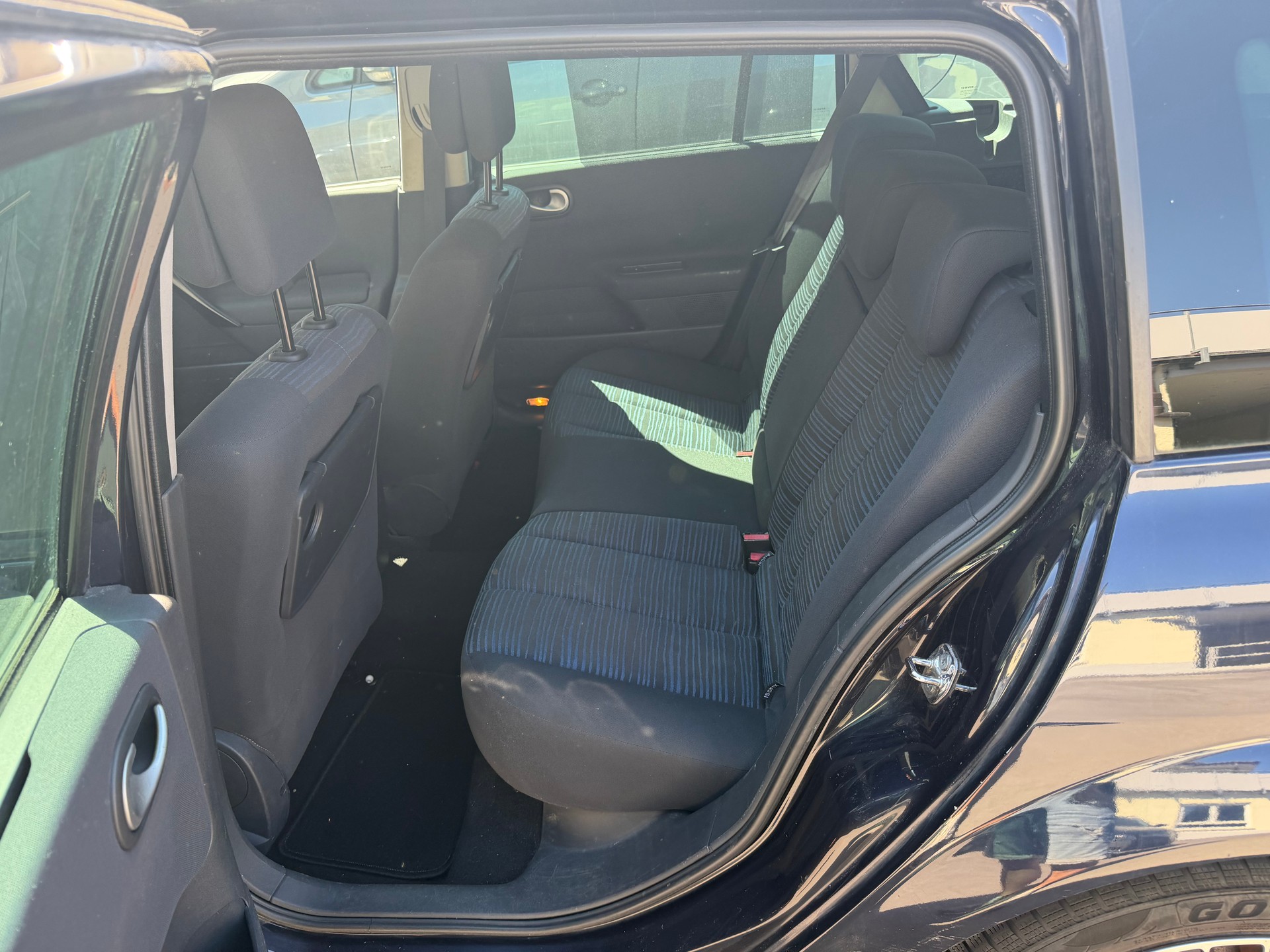 RENAULT Mégane Break 2.0 16V Business Automatic-image-16