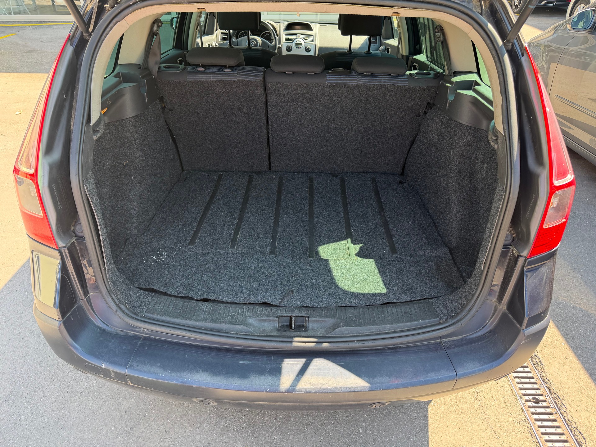 RENAULT Mégane Break 2.0 16V Business Automatic-image-9