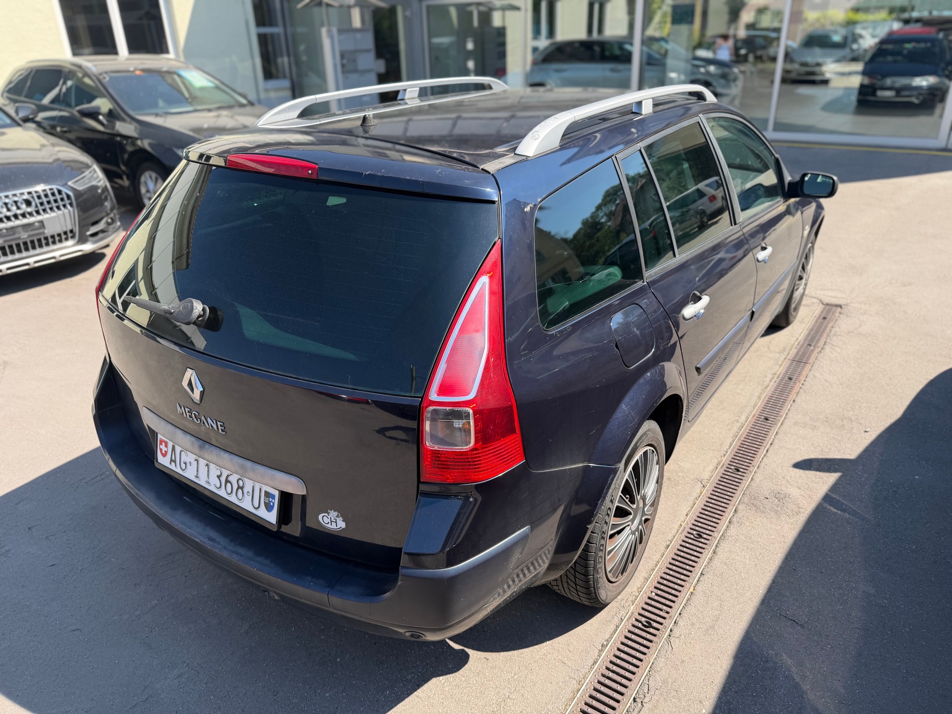 RENAULT Mégane Break 2.0 16V Business Automatic-image-4