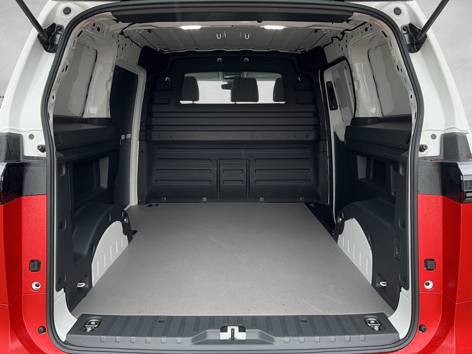 VW ID. Buzz Cargo-image-9