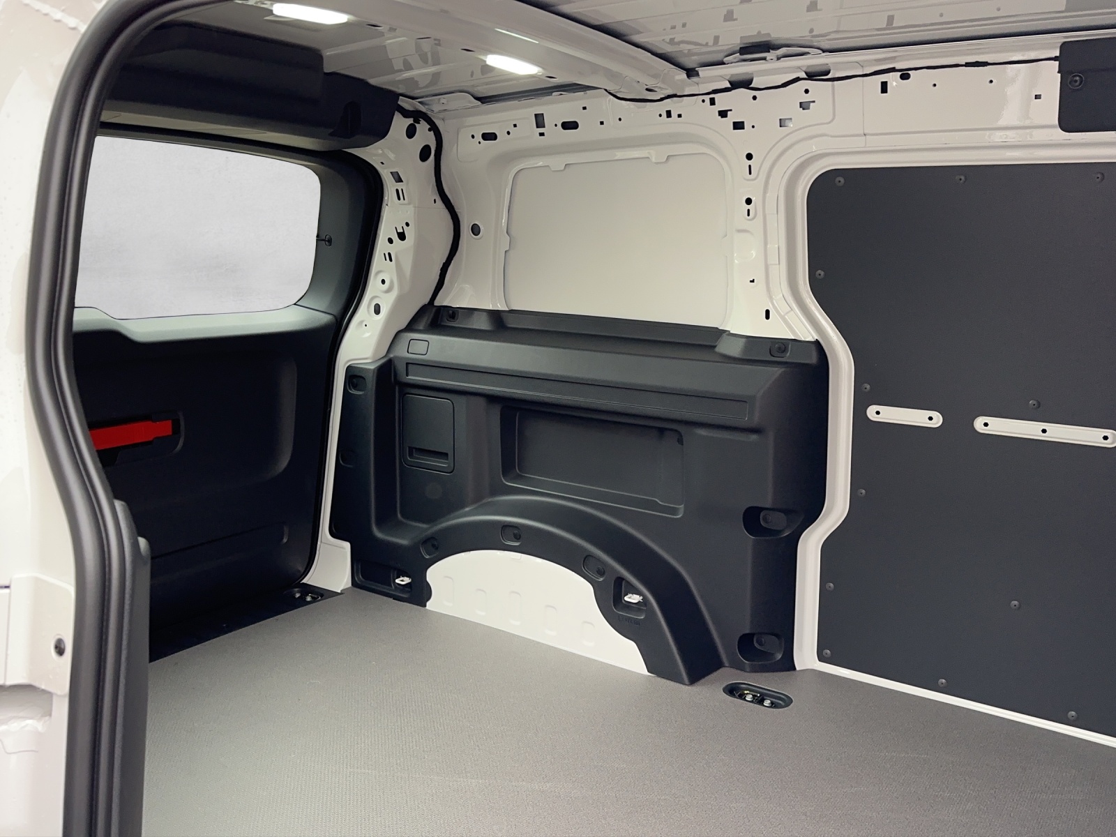 VW ID. Buzz Cargo-image-10
