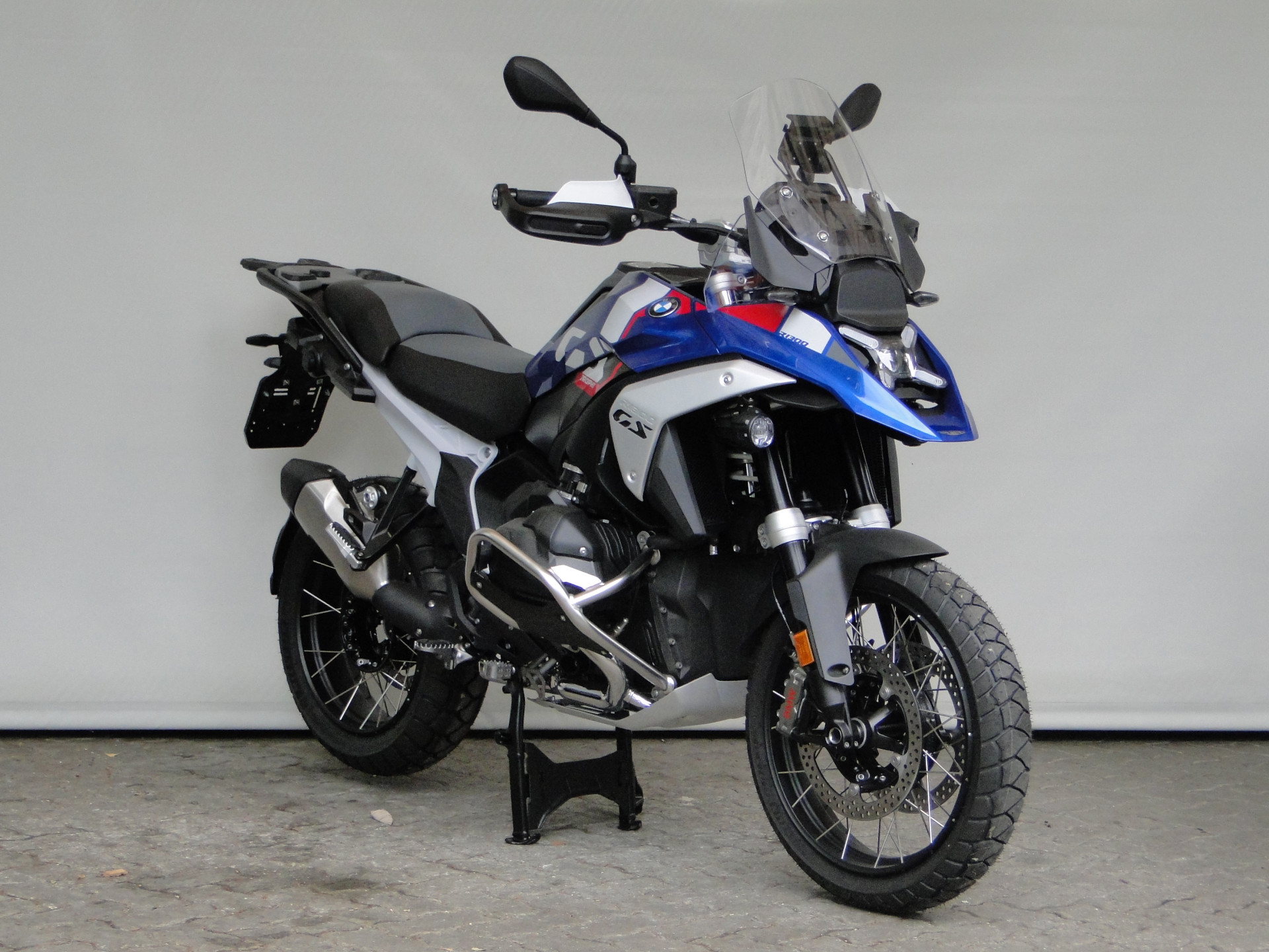 BMW R 1300 GS BOXER BONUS & 2.9% LEASING-showroom-element-2