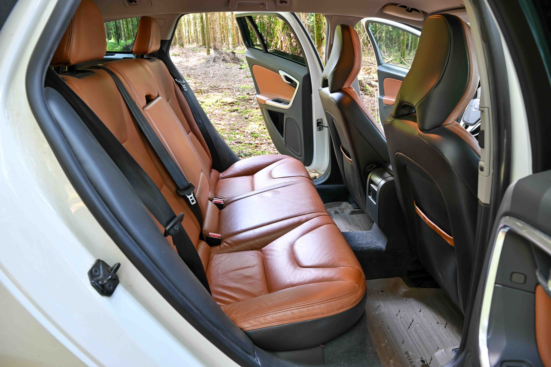 VOLVO V60-image-4