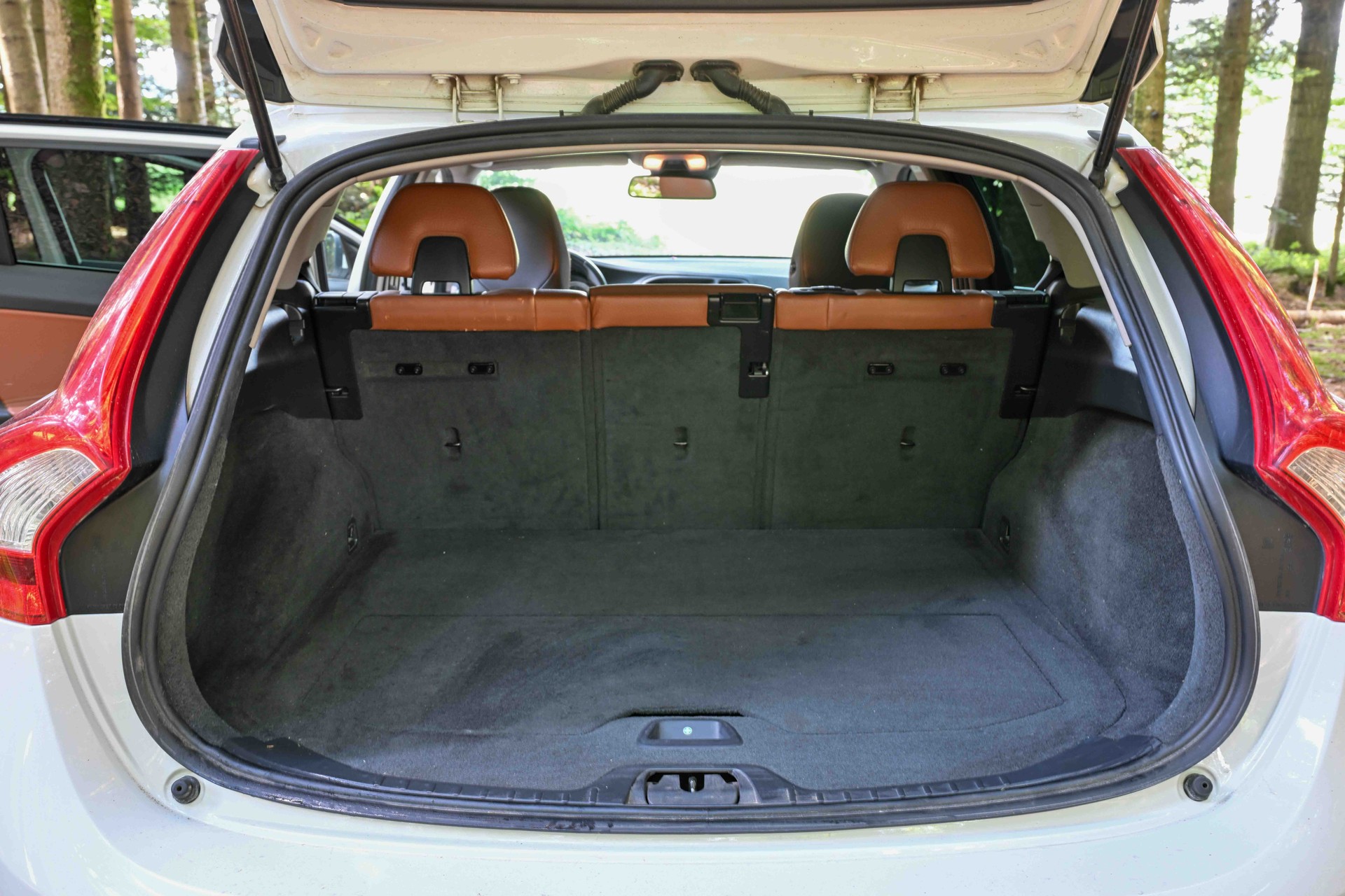 VOLVO V60-image-3