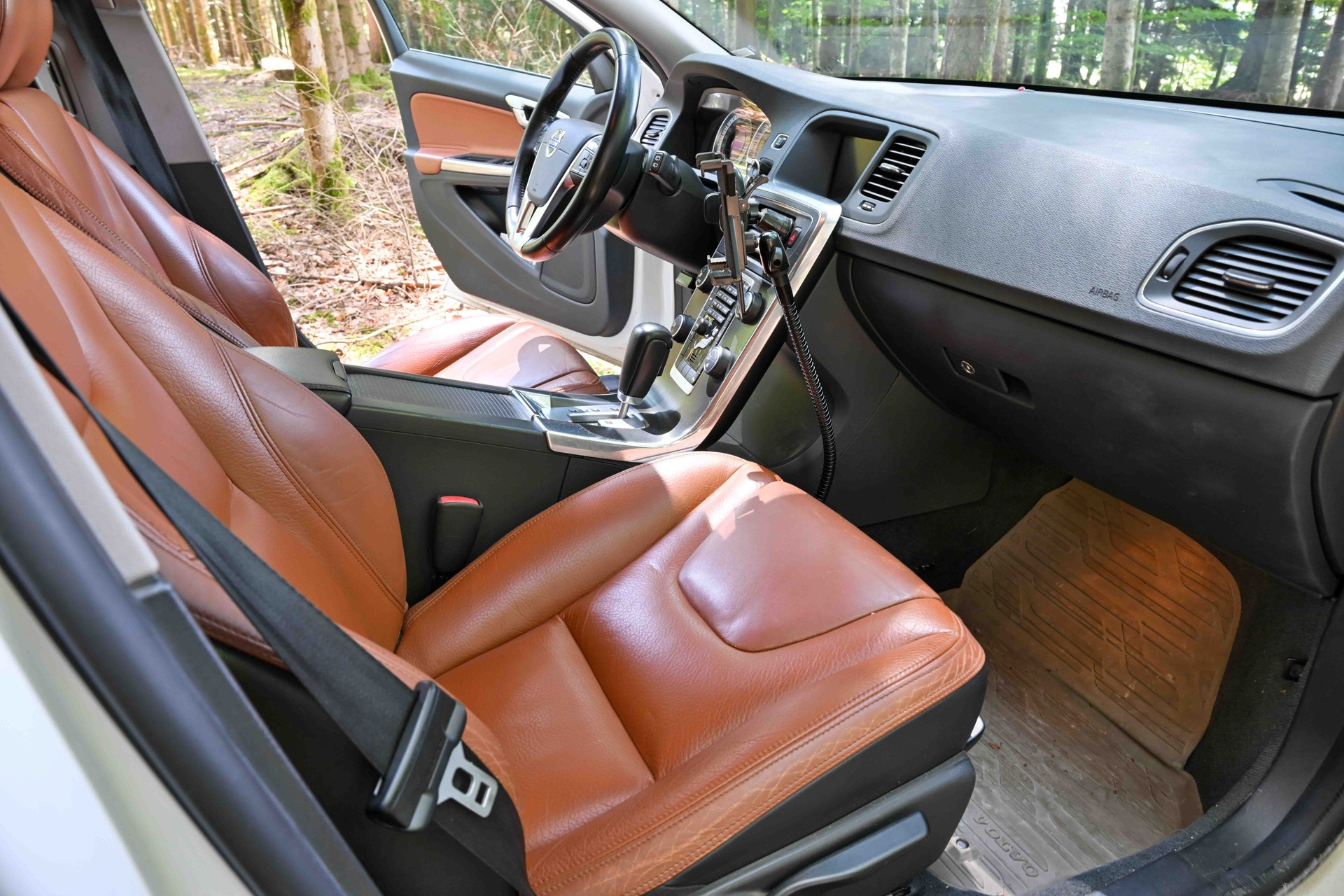VOLVO V60-image-5