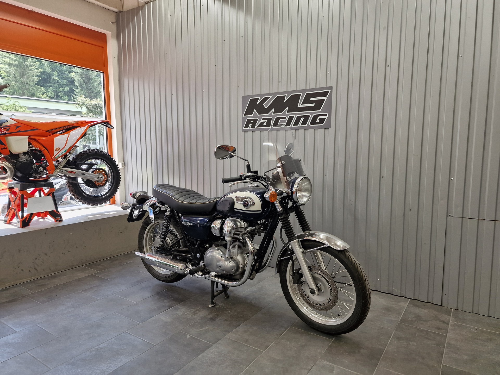 KAWASAKI W 800-showroom-element-1