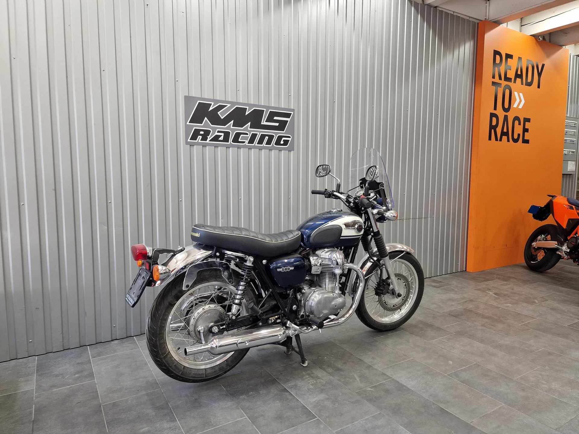 KAWASAKI W 800-showroom-element-2