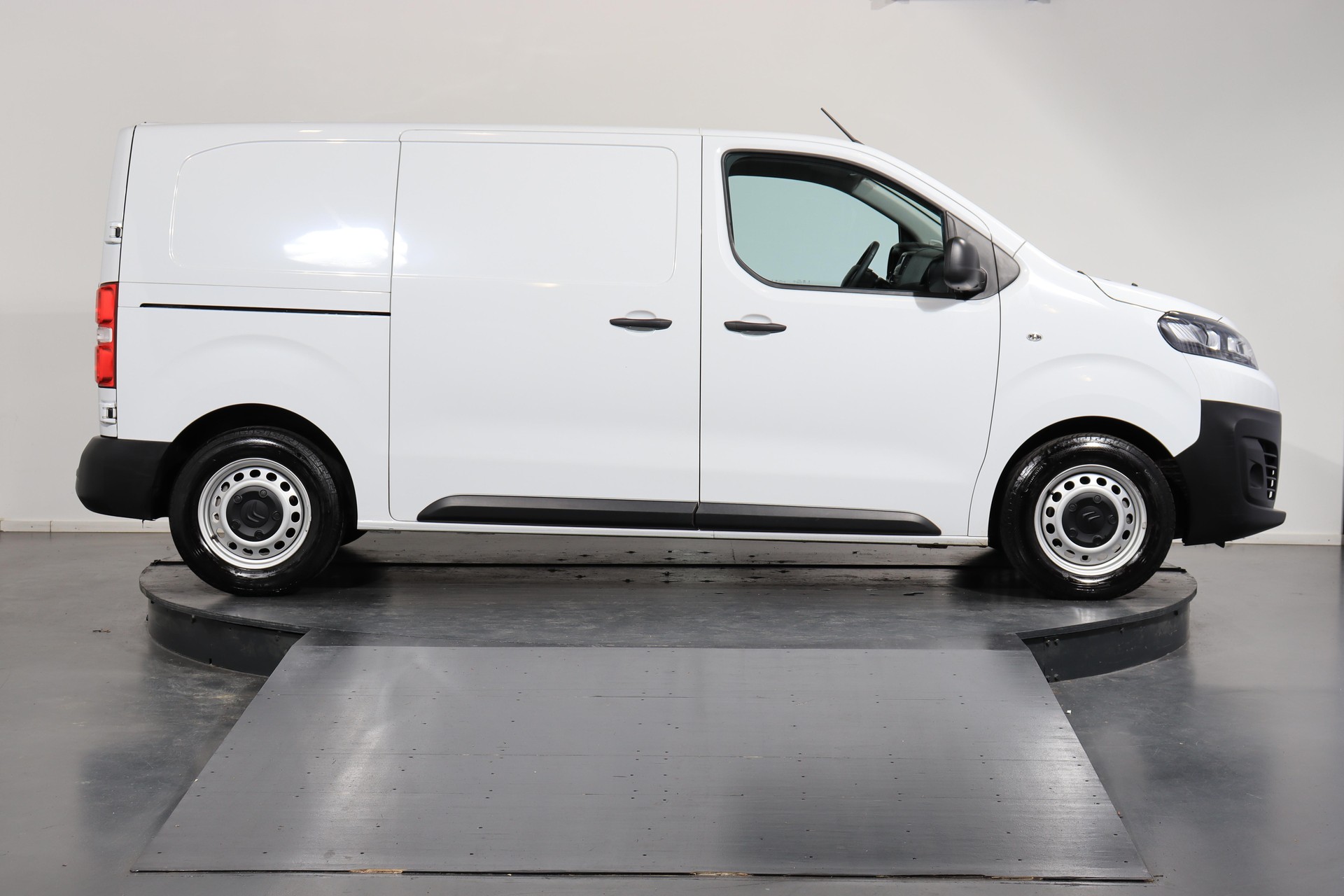 CITROEN Jumpy Kaw. M 1.5 BlueHDi 100 Swiss Edition S/S-showroom-element-1