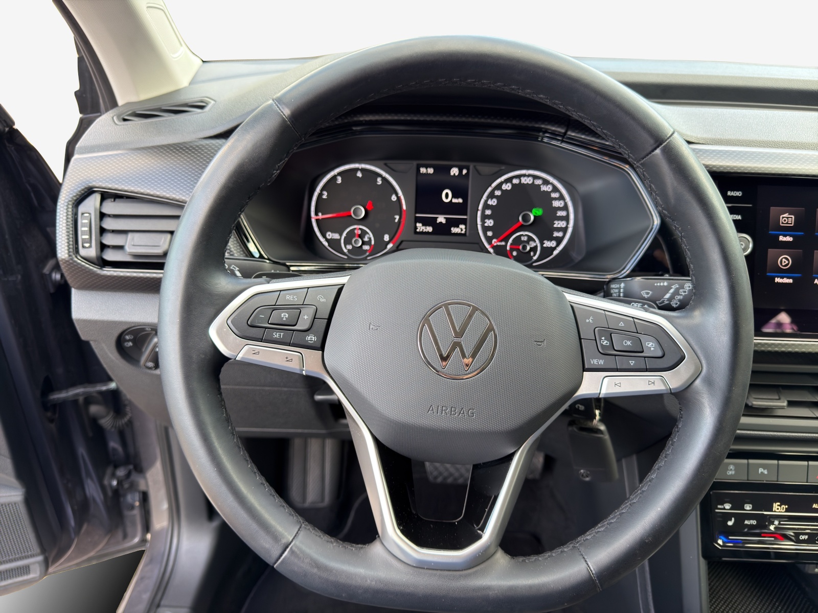 VW T-Cross 1.0 TSI Life DSG-image-9