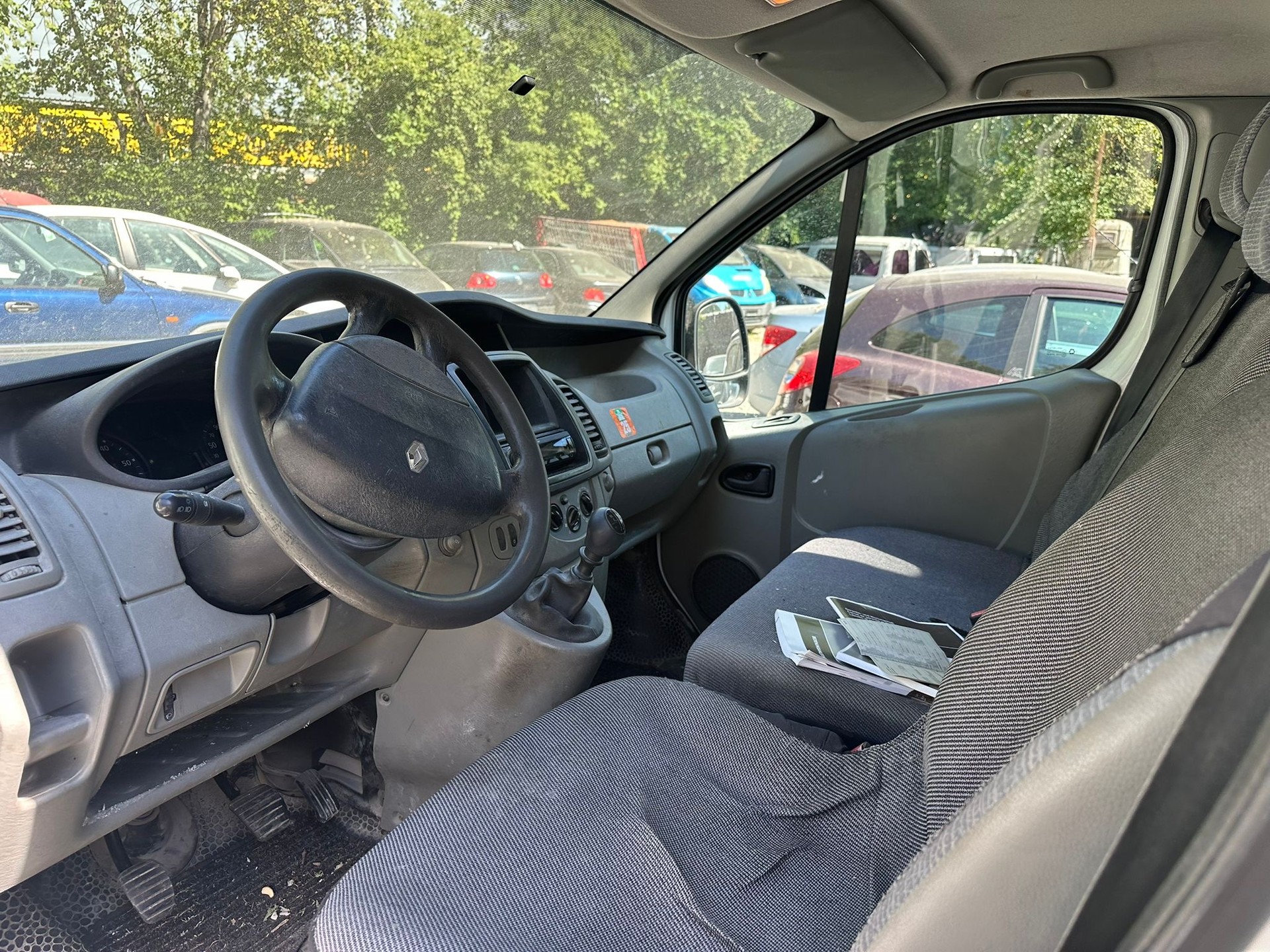RENAULT Trafic 2.0 dCi 115 2.9t L2H1-image-8