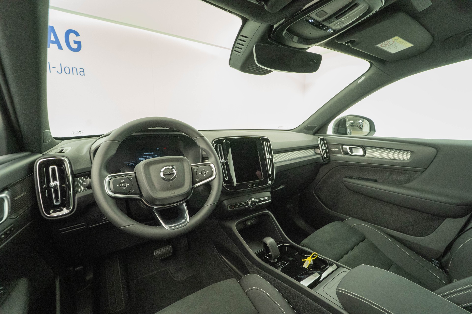 VOLVO EX40 Twin Black Edition AWD-image-6
