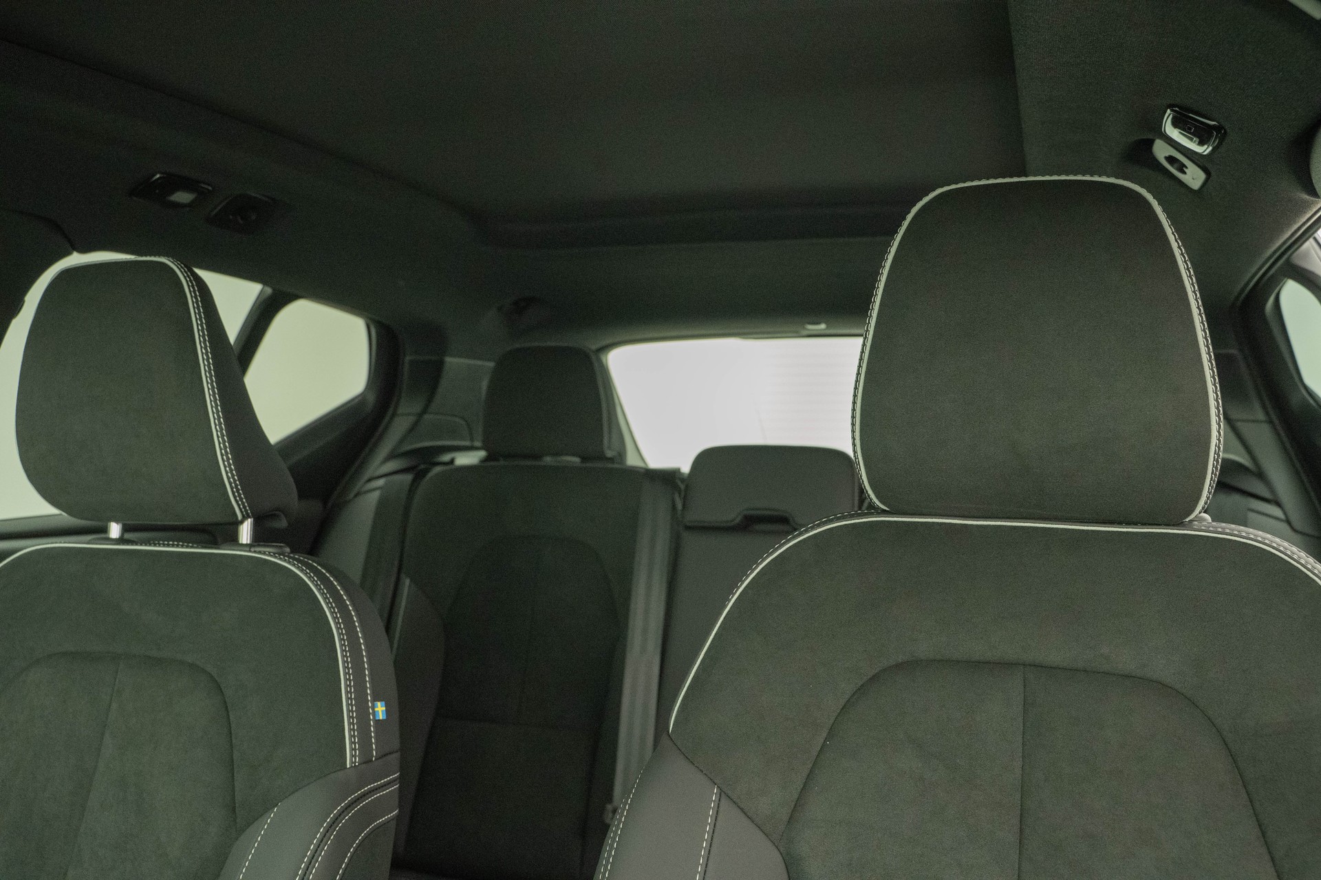 VOLVO EX40 Twin Black Edition AWD-image-9