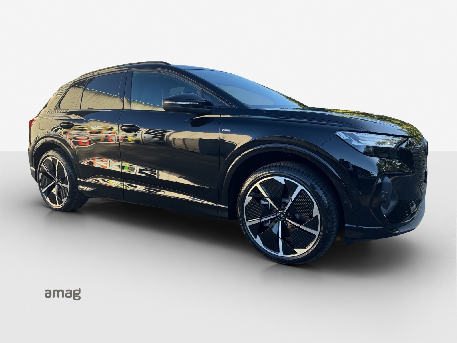 AUDI Q4 e-tron 45 Attraction quattro-image-5