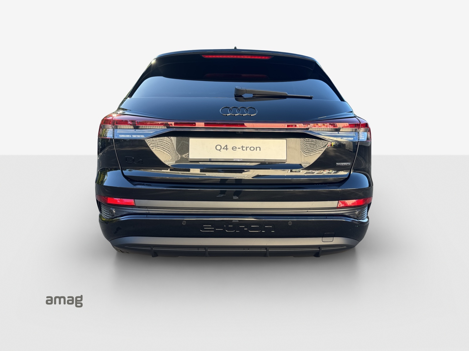 AUDI Q4 e-tron 45 Attraction quattro-image-3