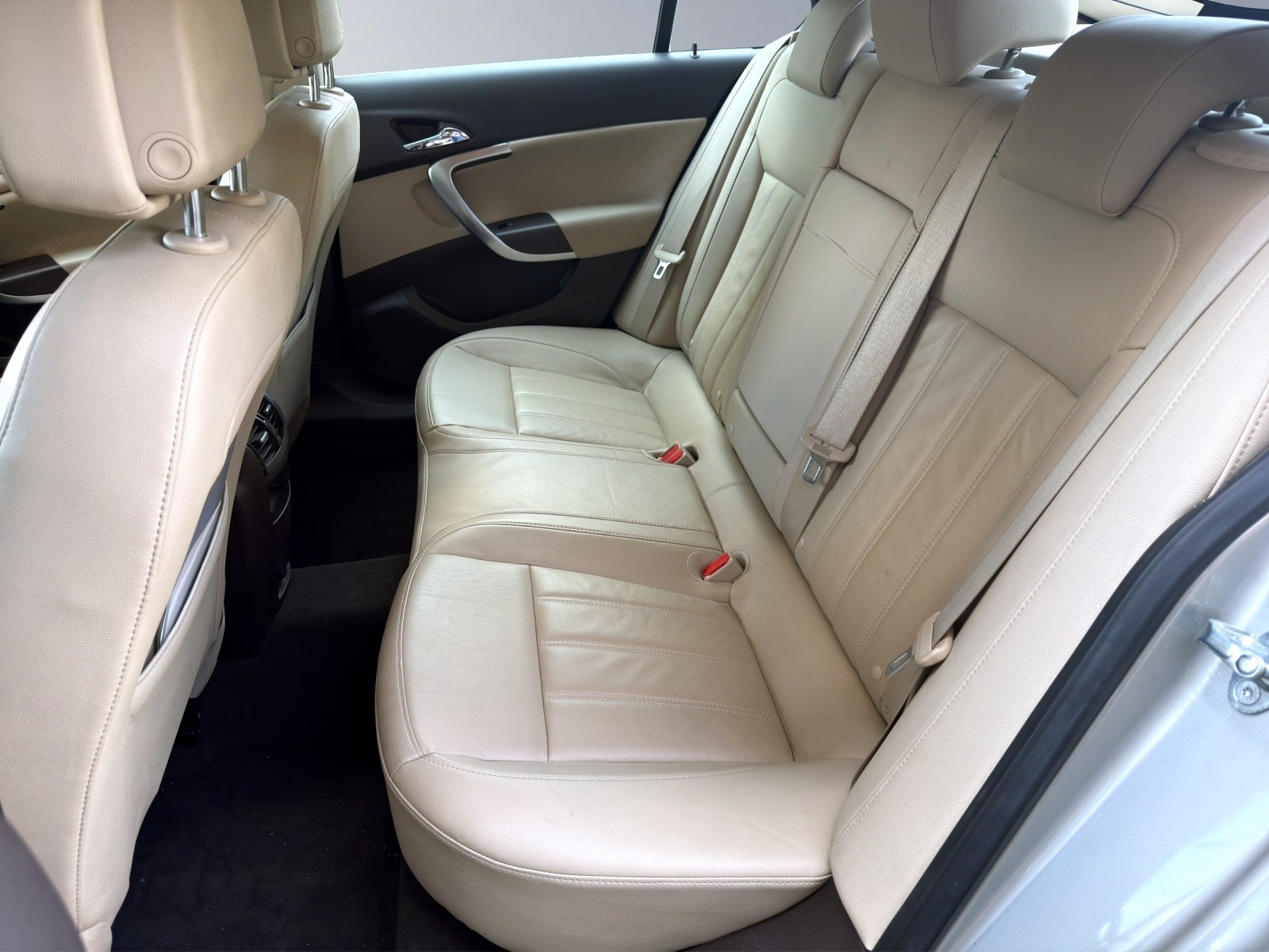 OPEL Insignia 2.0 Turbo Cosmo-image-10