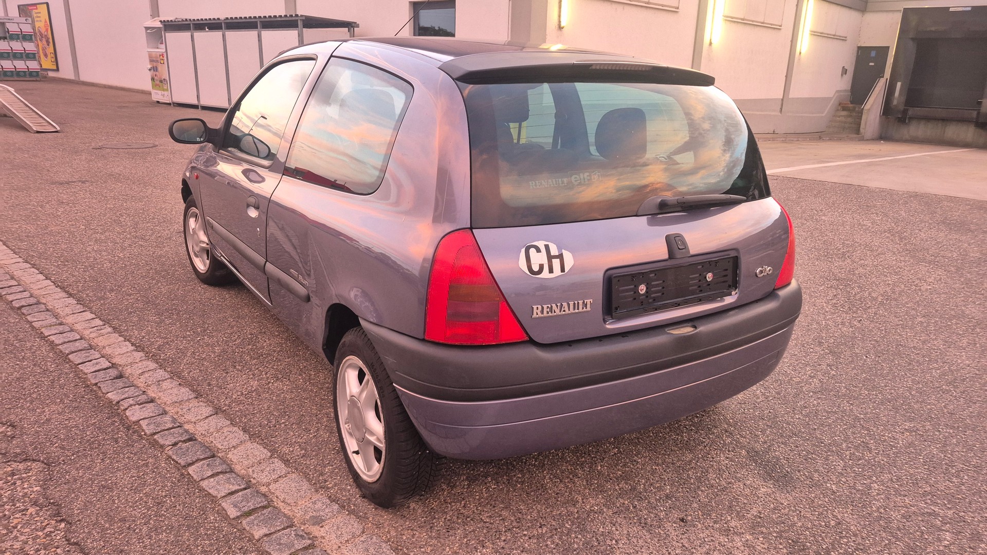 RENAULT Clio 1.4-16 RT-image-7