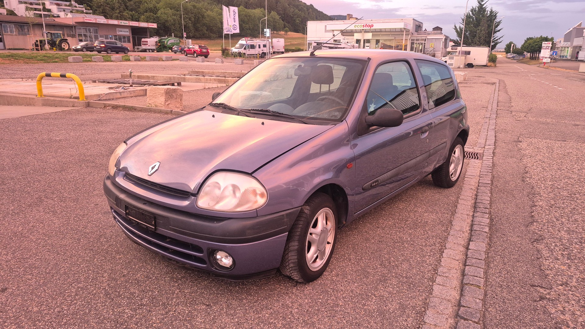 RENAULT Clio 1.4-16 RT-image-0