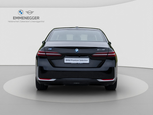 BMW i5 xDrive40-image-6