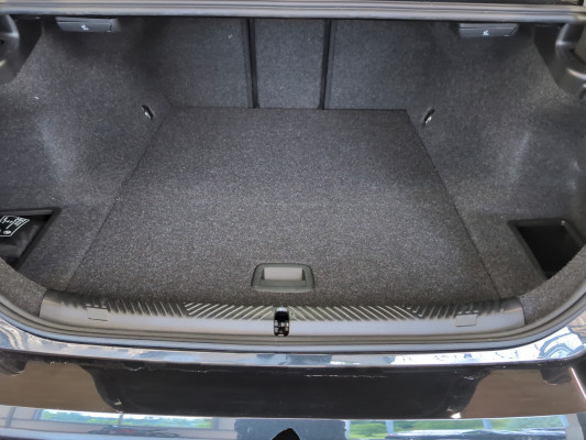 BMW i5 xDrive40-image-11