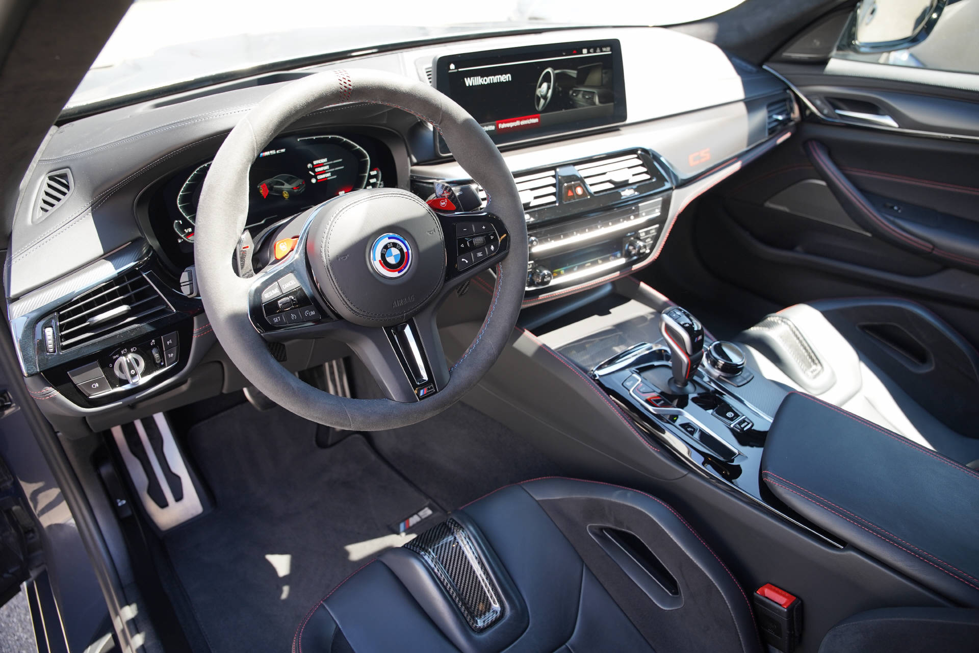 BMW M5 xDrive CS-image-6