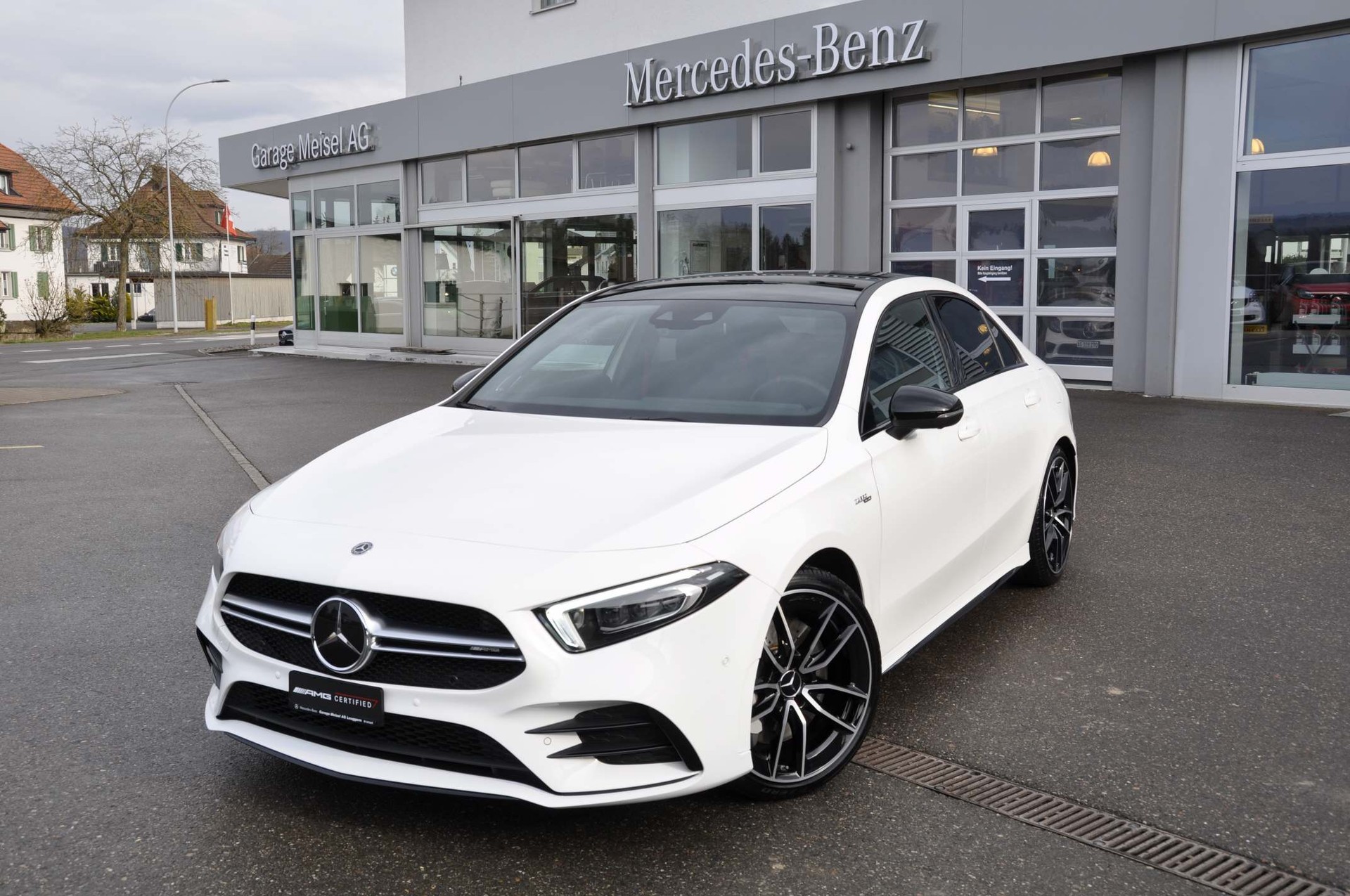 MERCEDES-BENZ A 35 AMG 4Matic Limousine-image-1