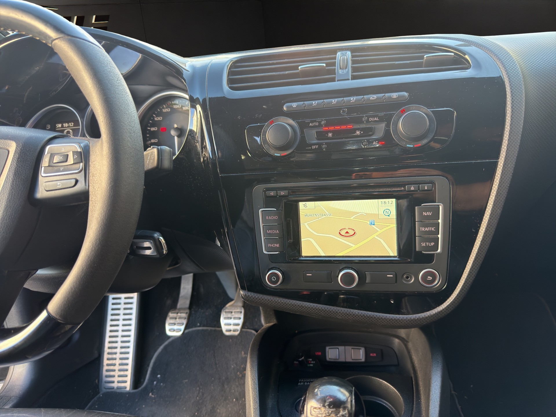 SEAT Leon 2.0 TSI Cupra R310 World Champion Edition-image-9