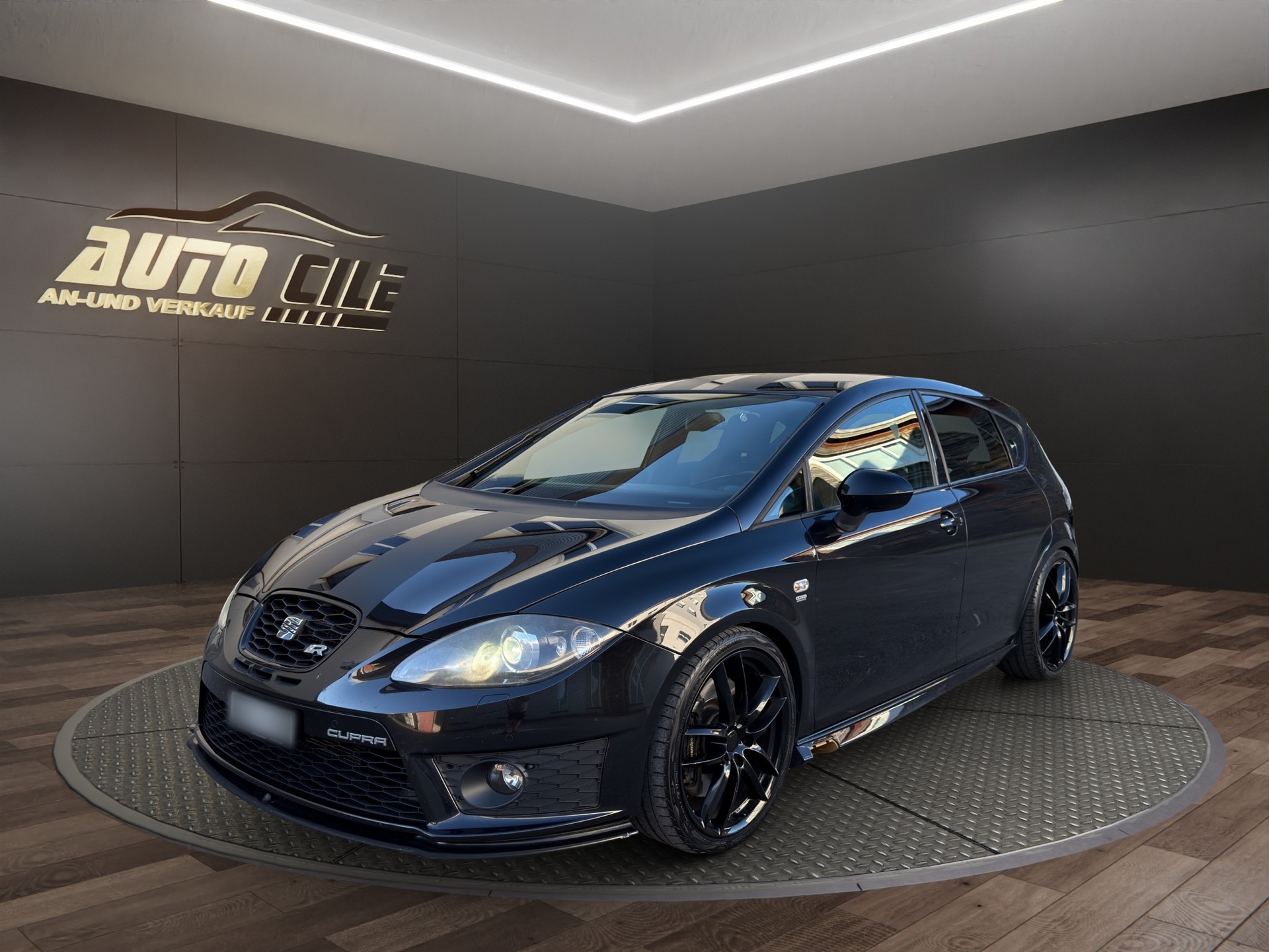 SEAT Leon 2.0 TSI Cupra R310 World Champion Edition-image-0