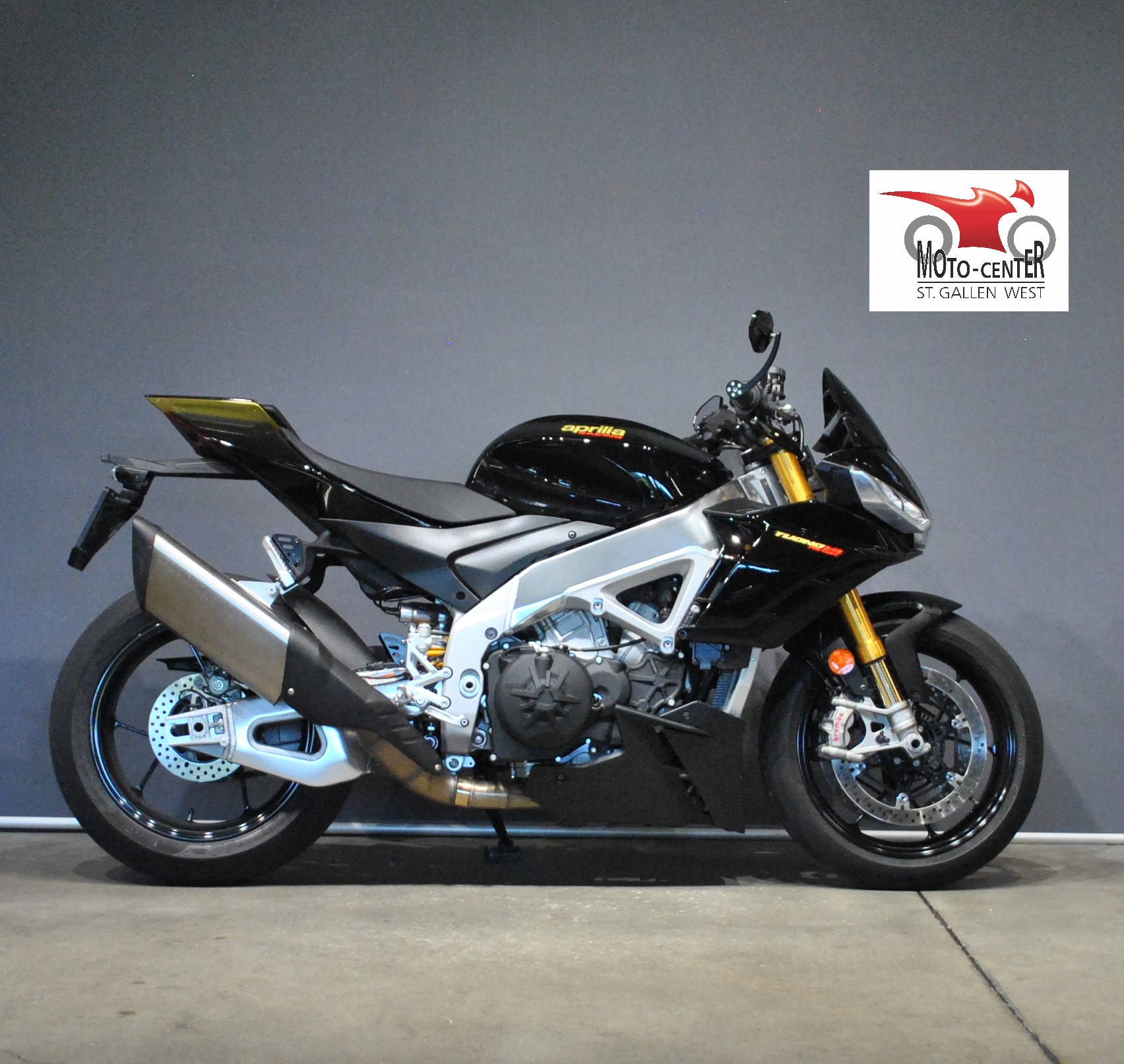 APRILIA Tuono V4 1100 Factory-showroom-element-1