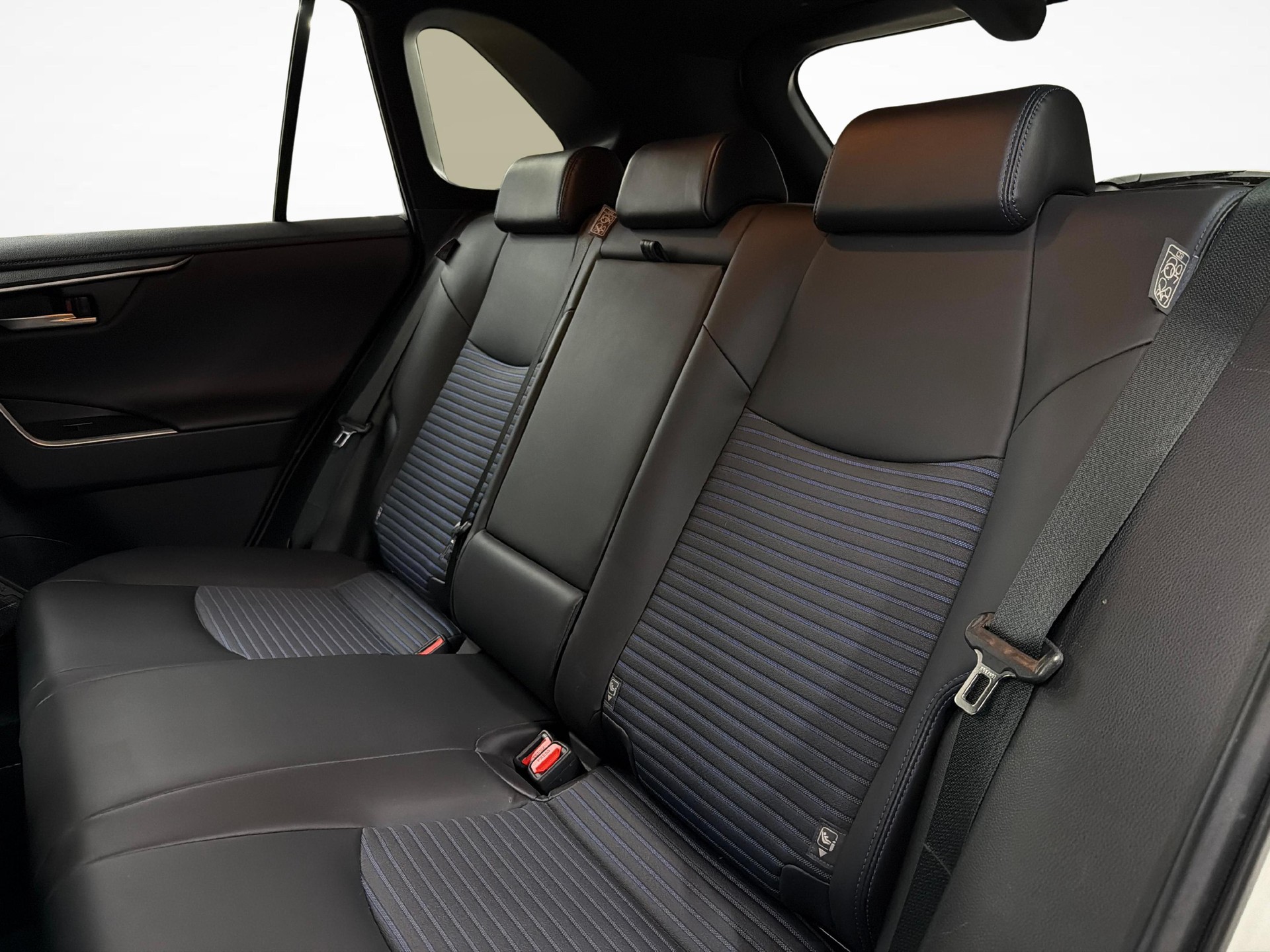 TOYOTA RAV4 2.5 HEV Style-image-10