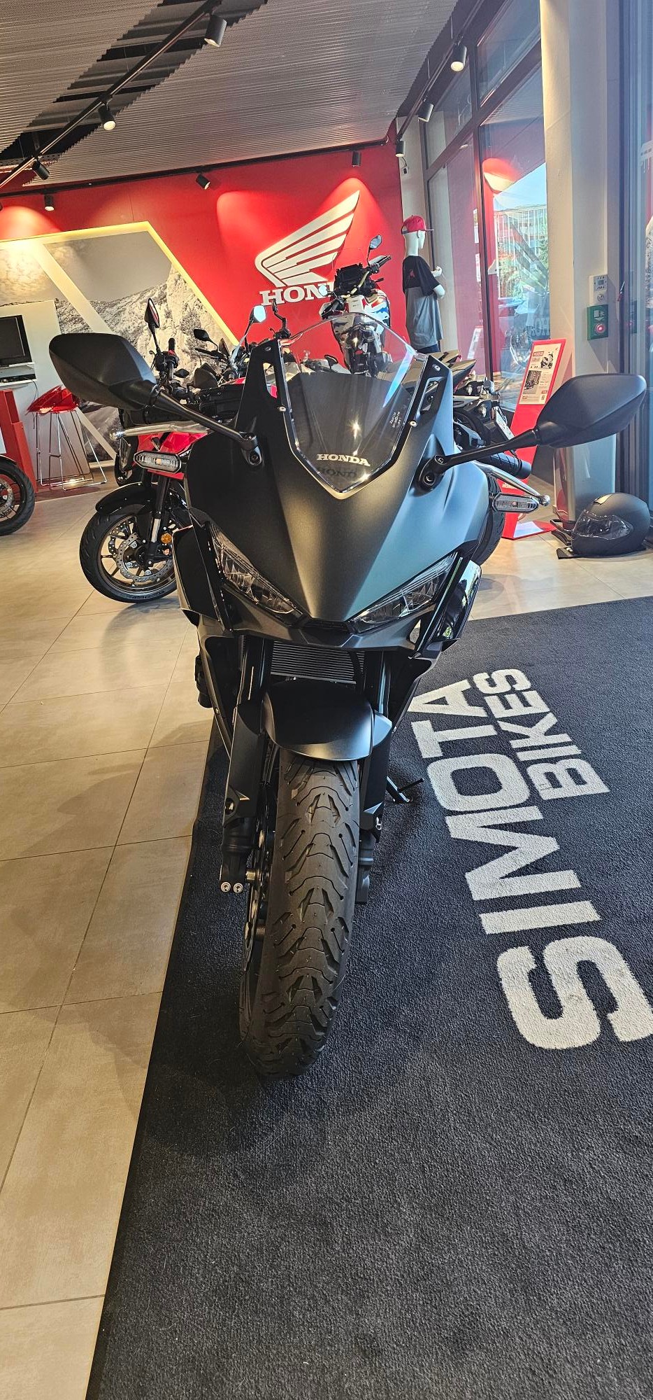 HONDA CBR 500 E-Clutch-showroom-element-2