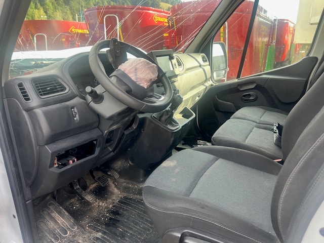 RENAULT Master T35 2.3 Blue dCi 180 L3H2-image-2
