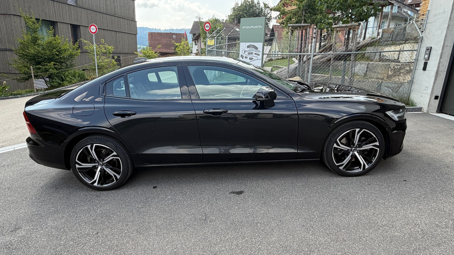 VOLVO 2.0 B4 MH Plus Dark-image-4