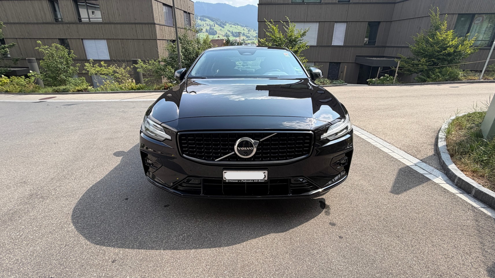 VOLVO 2.0 B4 MH Plus Dark-image-1