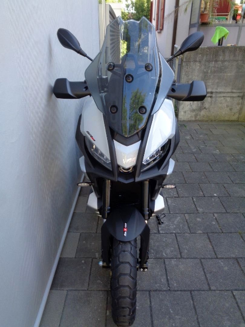 APRILIA SR GT400 E5-showroom-element-2