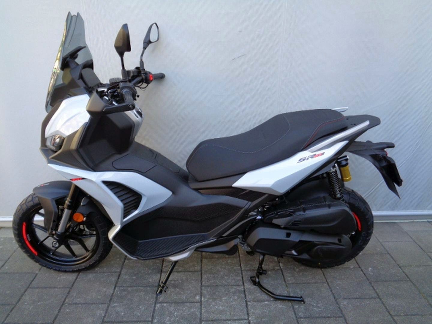 APRILIA SR GT400 E5