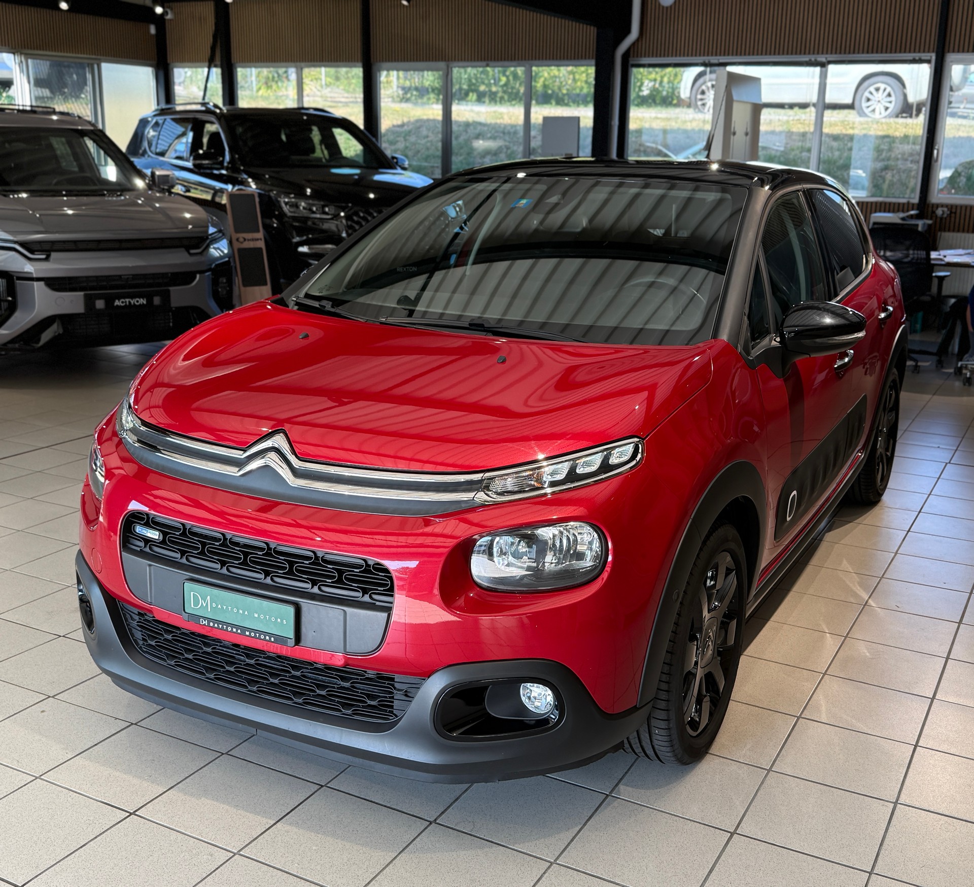 CITROEN C3 1.2i PureTech Shine-image-0