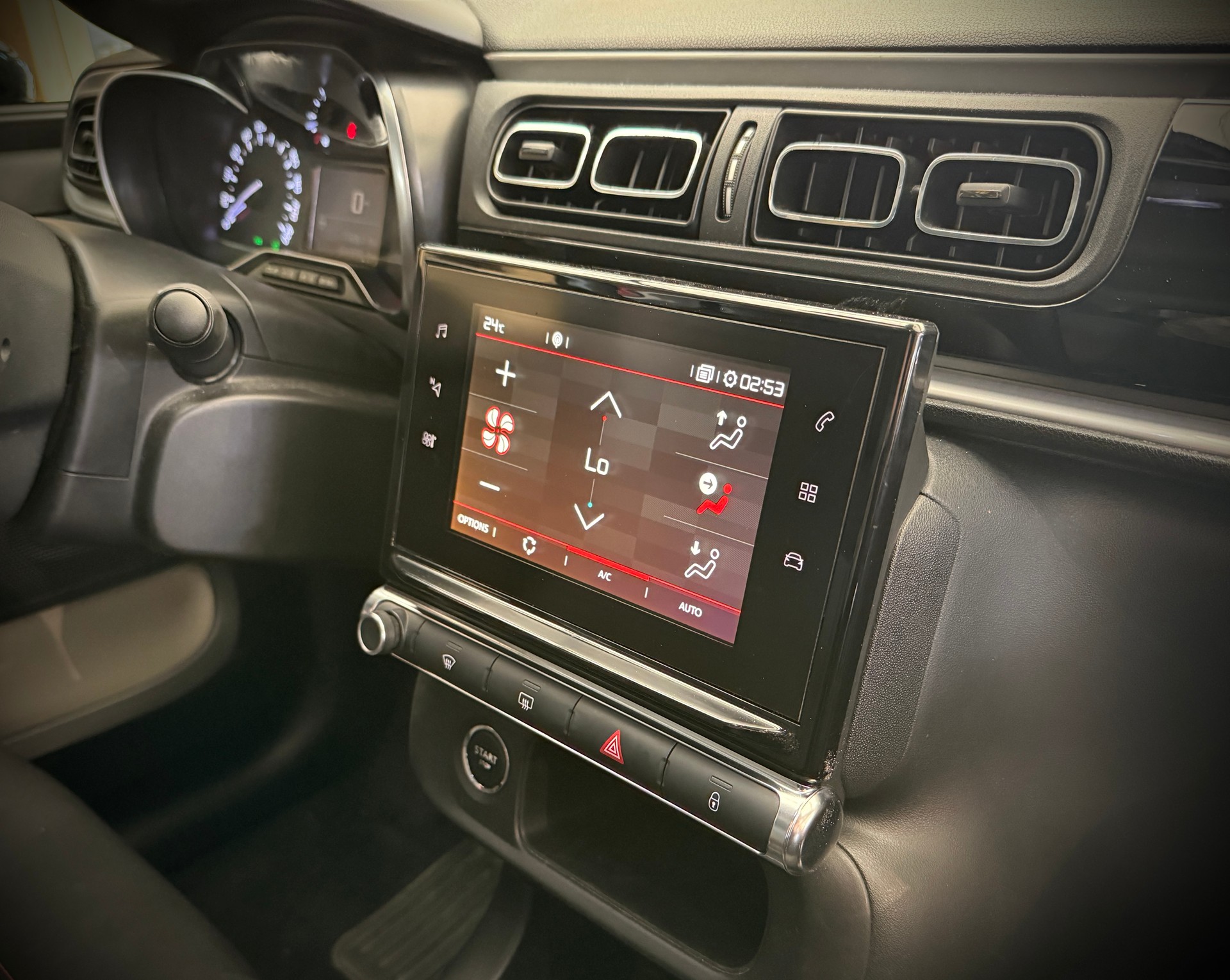 CITROEN C3 1.2i PureTech Shine-image-11