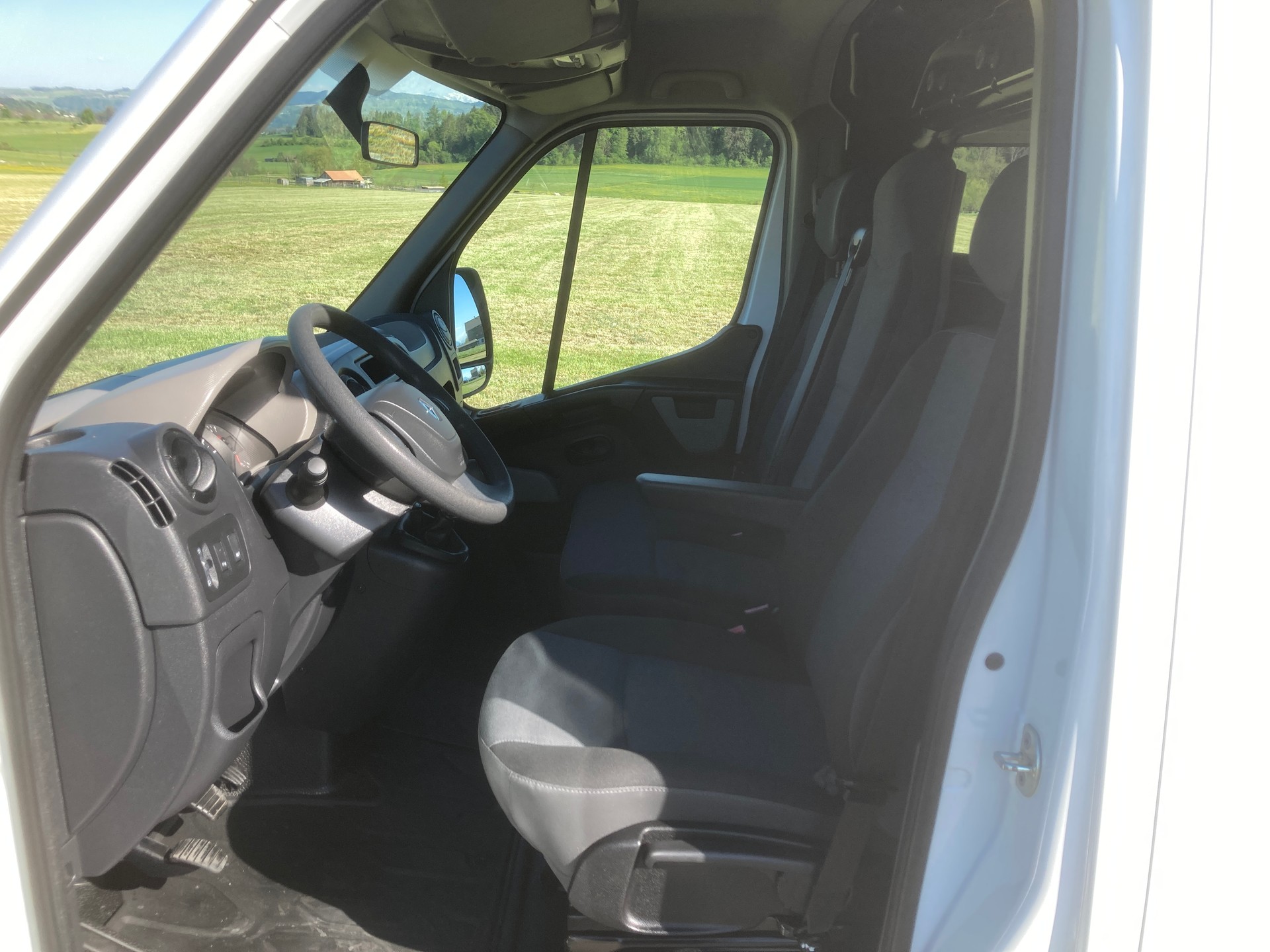 RENAULT Master T35 2.3dCi 130 L2H2-image-8