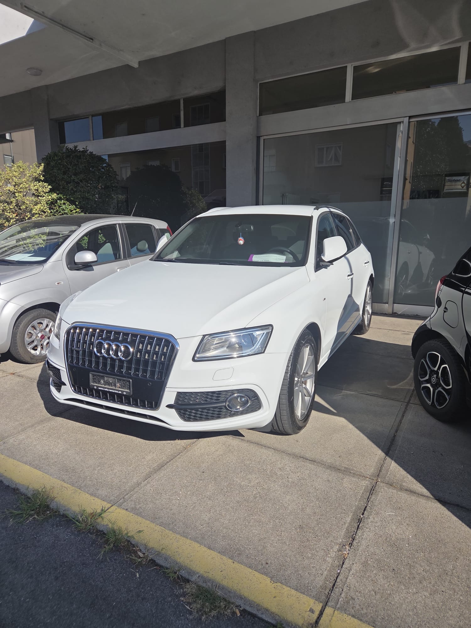 AUDI Q5 2.0 TDI quattro S-Tronic-image-2