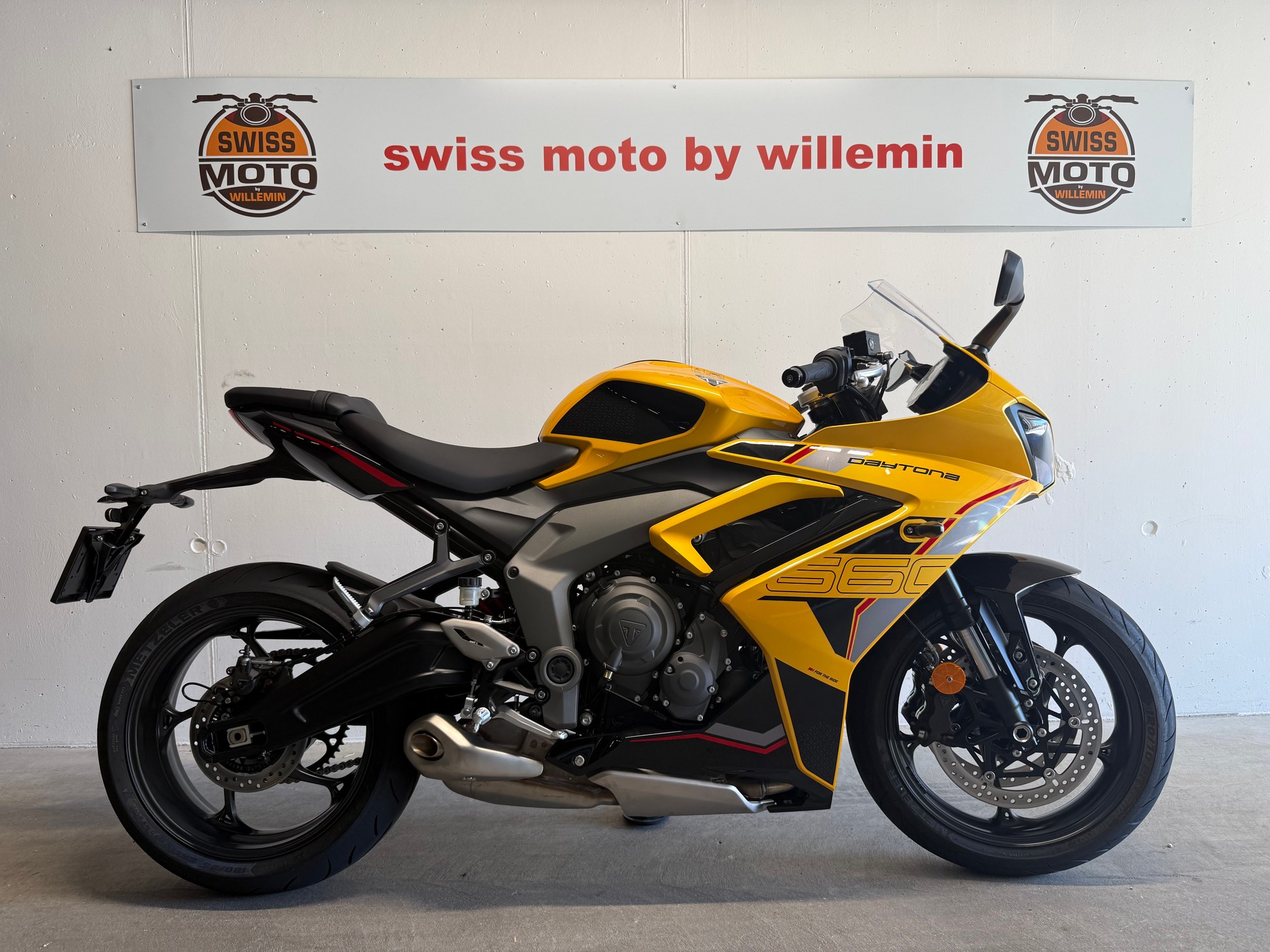 TRIUMPH Daytona 660-image-5