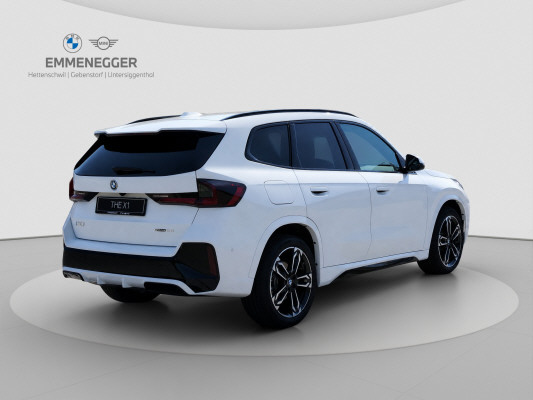 BMW iX1 eDrive 20 M Sport-image-3