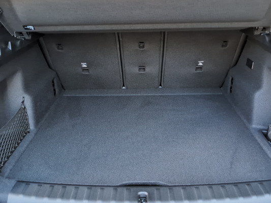 BMW iX1 eDrive 20 M Sport-image-12