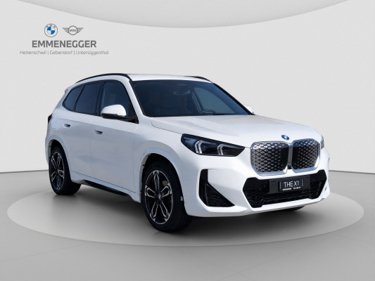 BMW iX1 eDrive 20 M Sport-image-2