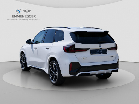 BMW iX1 eDrive 20 M Sport-image-5