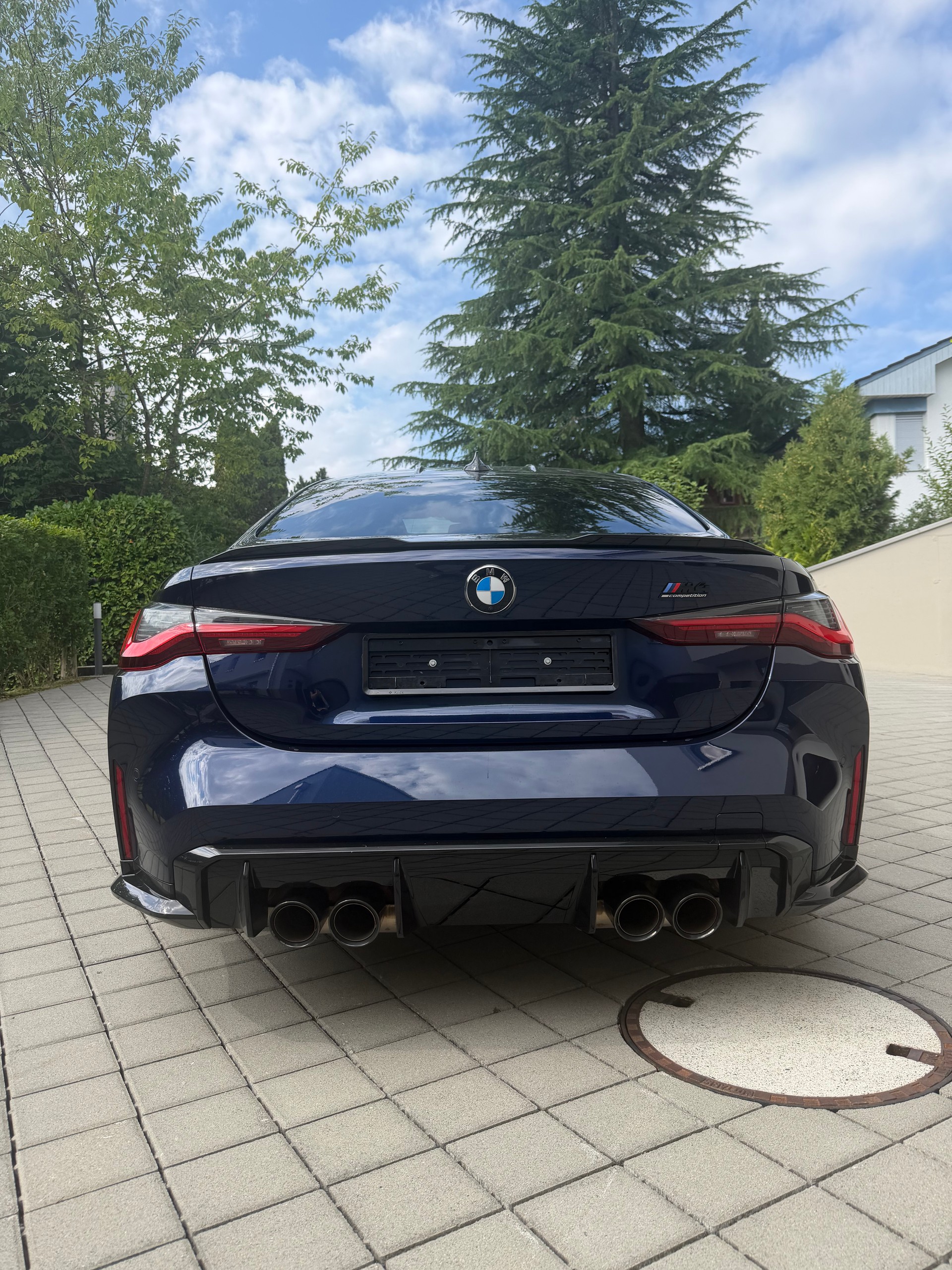 BMW M4 Competition xDrive-image-6
