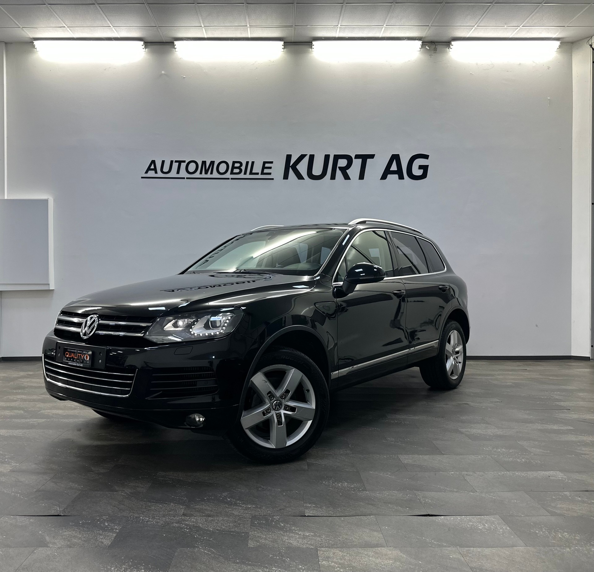 VW Touareg 3.0 TDI BlueMotion Technology Tiptronic-image-0