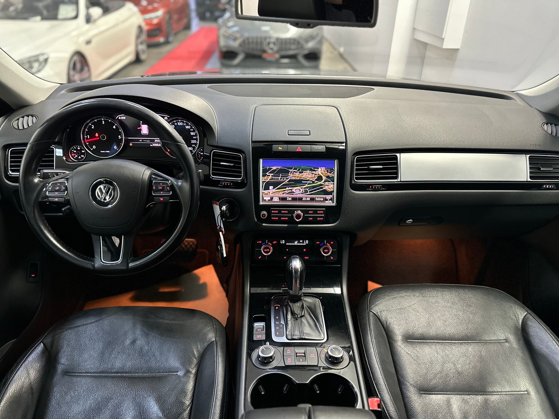 VW Touareg 3.0 TDI BlueMotion Technology Tiptronic-image-11
